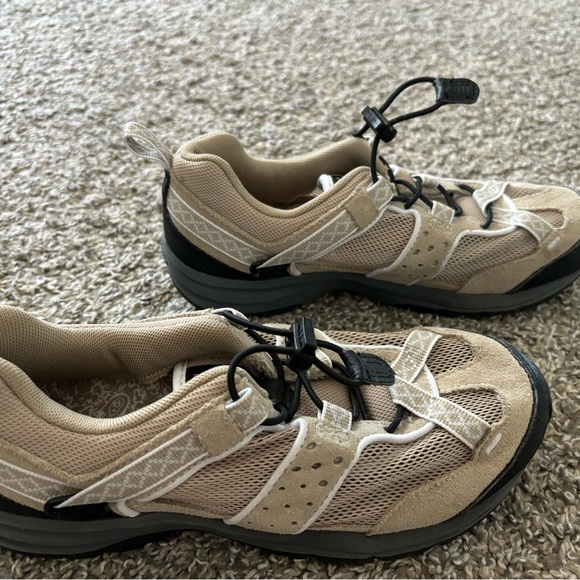 LandsEnd Mesh shoes - Picture 3 of 5